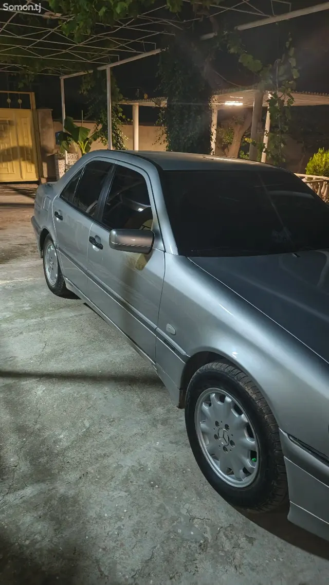 Mercedes-Benz C class 1997 · 2.0 MT