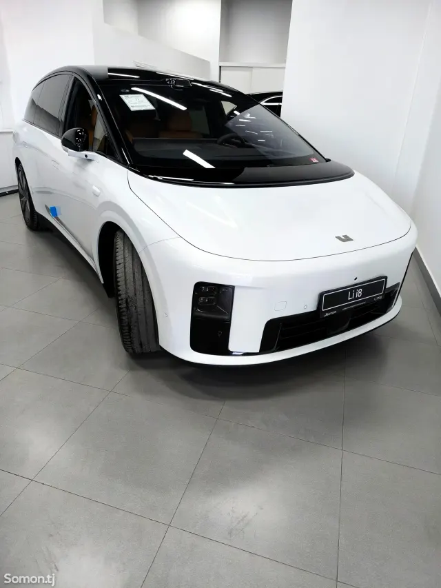 Li Auto (Lixiang) i8 2025 · AT
