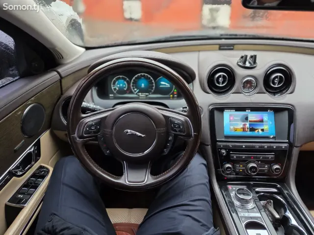 Jaguar Другая модель 2018 · 3.0 AT