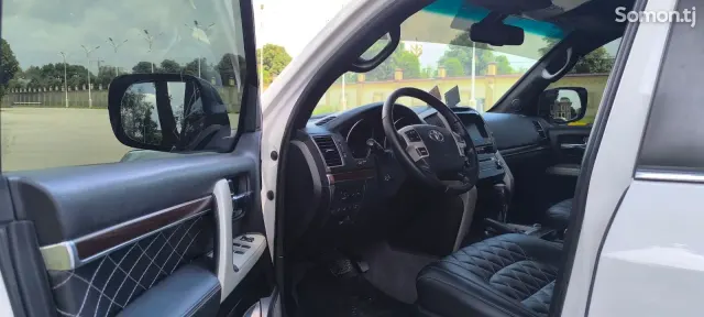 Toyota Land Cruiser 2013 · 4.5 AT