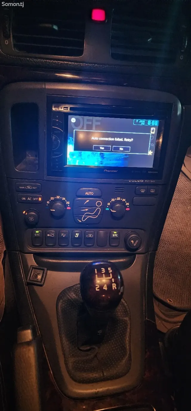 Volvo S80 2000 · 2.4 MT
