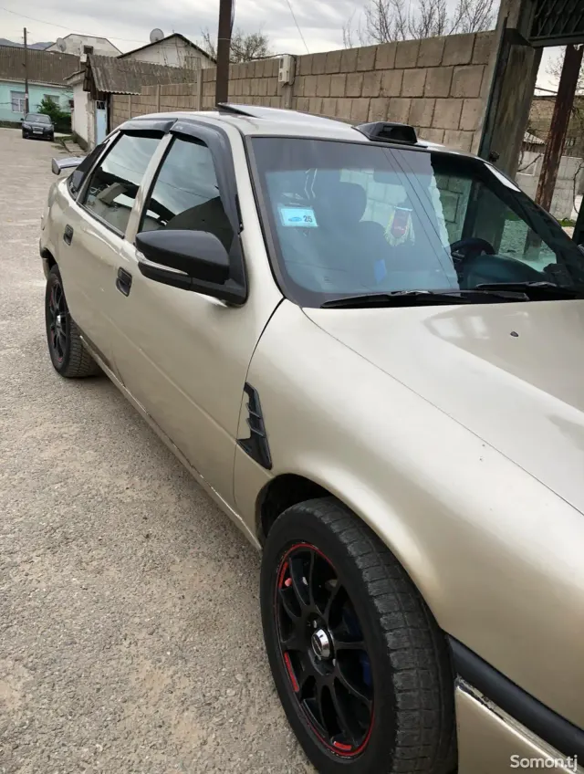 Opel Vectra A 1991 · 1.8 MT
