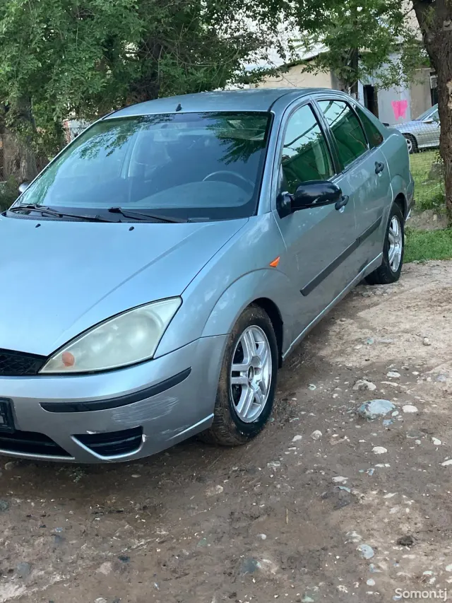 Ford Focus 2003 · MT