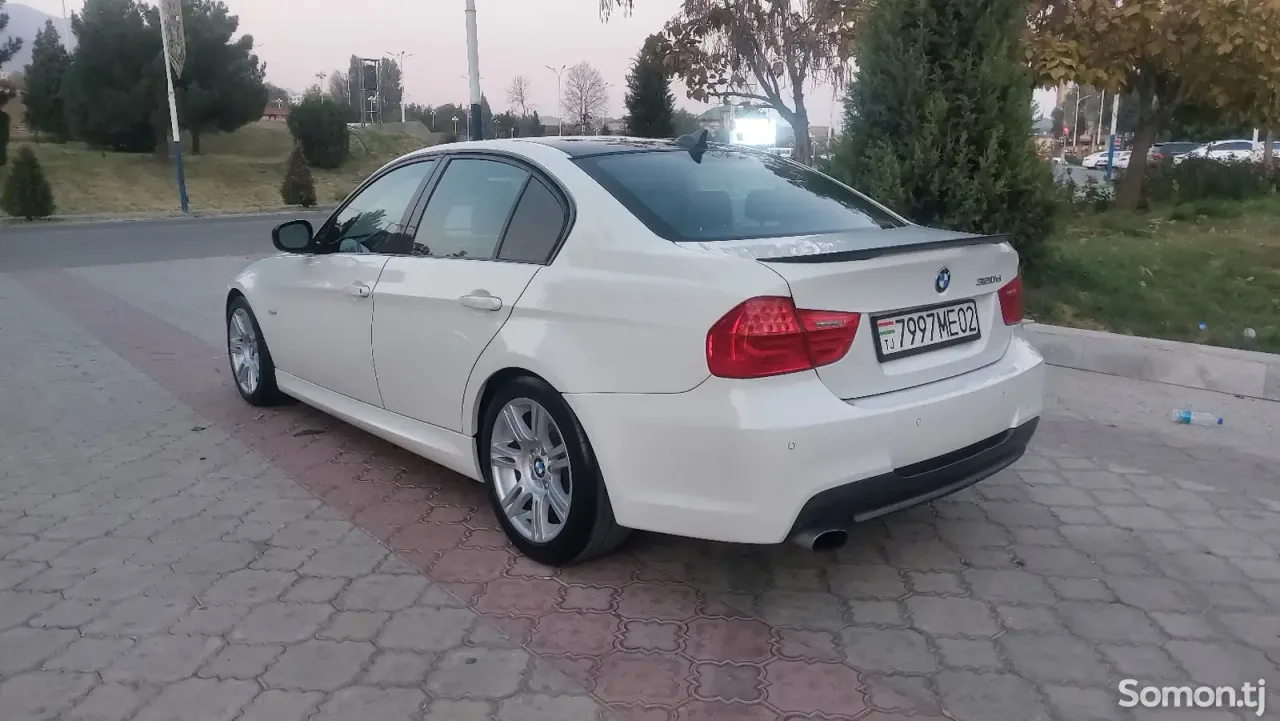 BMW 3 series 2010 · 2.0 AT