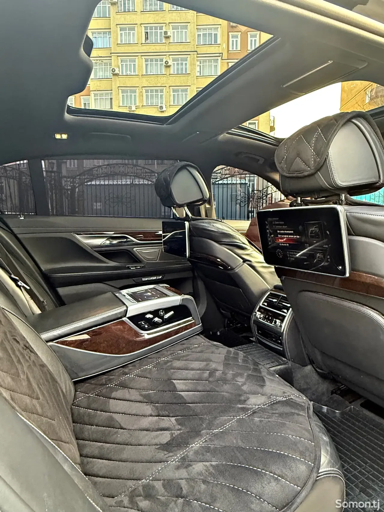 BMW 7 series 2017 · 3.0 AT