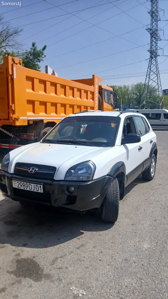 Hyundai Tucson 2007 · 2.0 MT