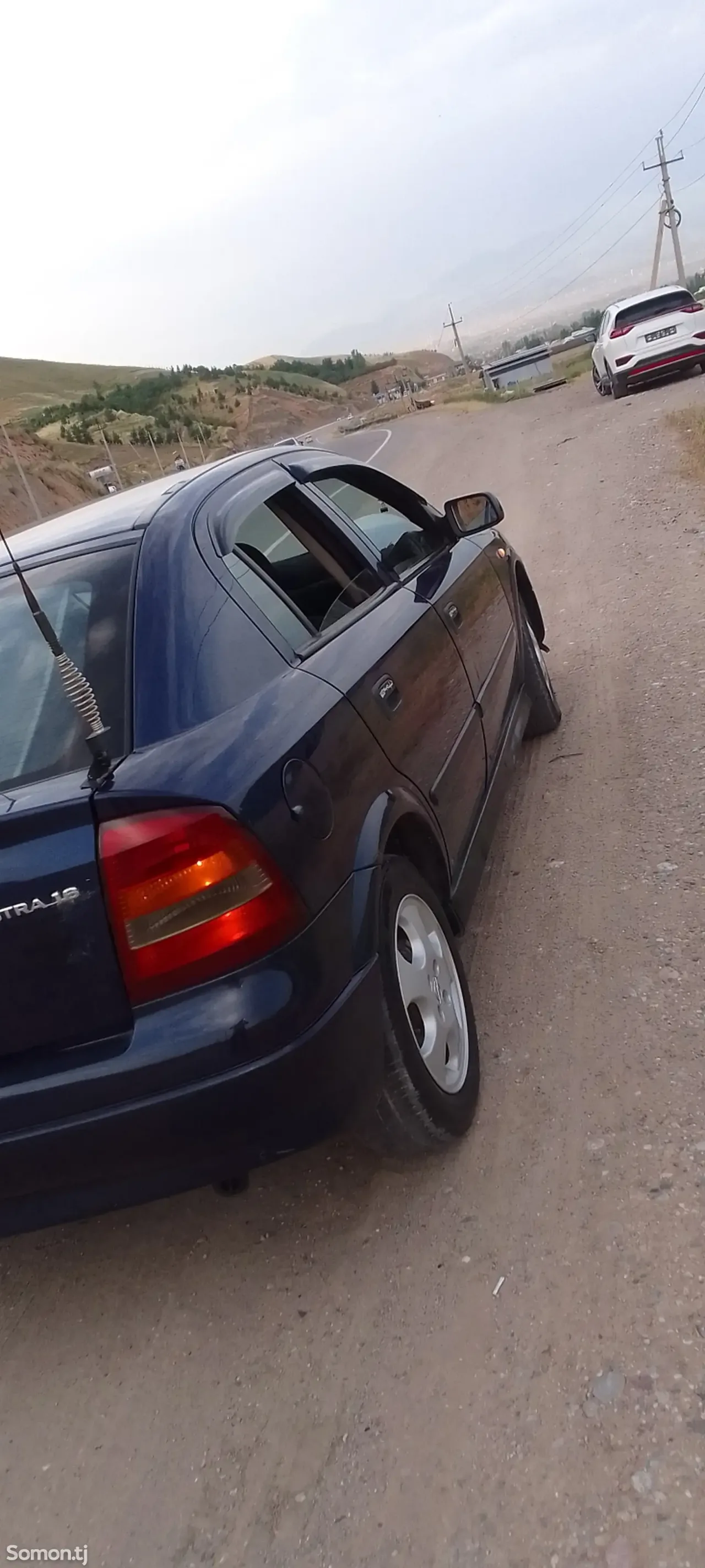 Opel Astra J 1999 · 1.6 MT