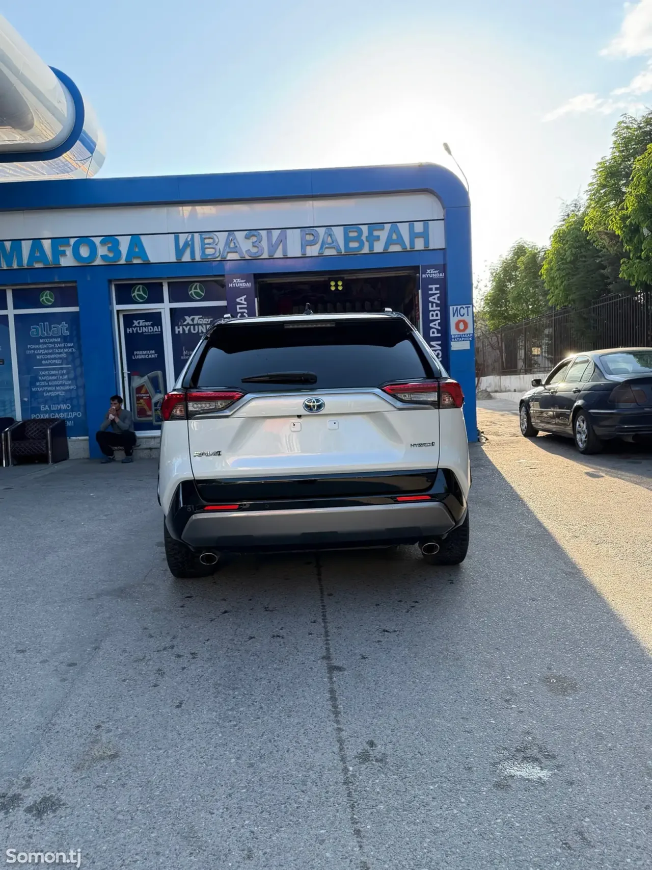 Toyota RAV 4 2021 · 2.5 AT