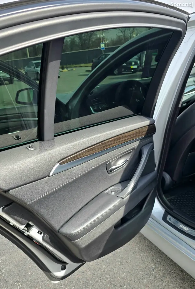 BMW 5 series 2014 · 2.0 AT