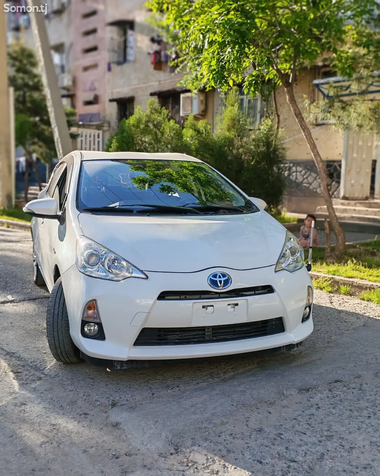 Toyota Aqua 2014 · 1.5 AT