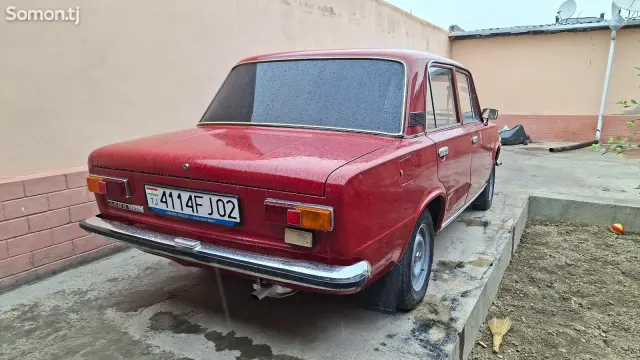 Lada (ВАЗ) 2101 1991 · 1.1 MT