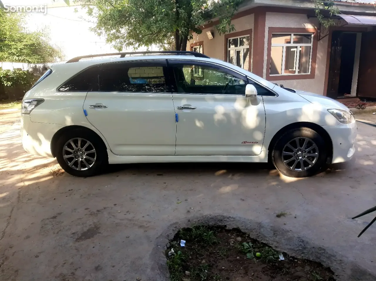 Toyota Mark X ZiO 2010 · 2.4 AT