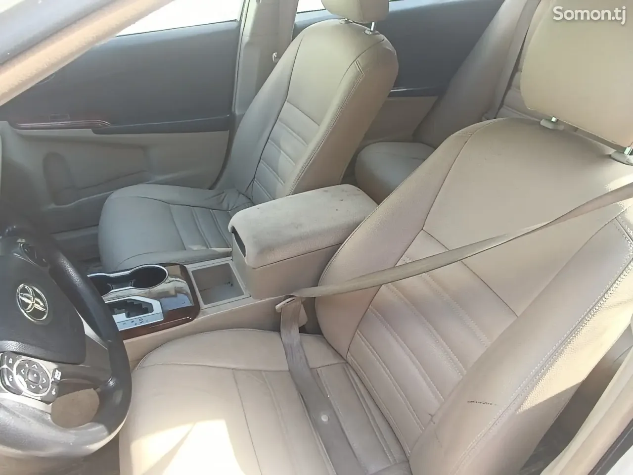 Toyota Camry 2012 · 2.4 AT