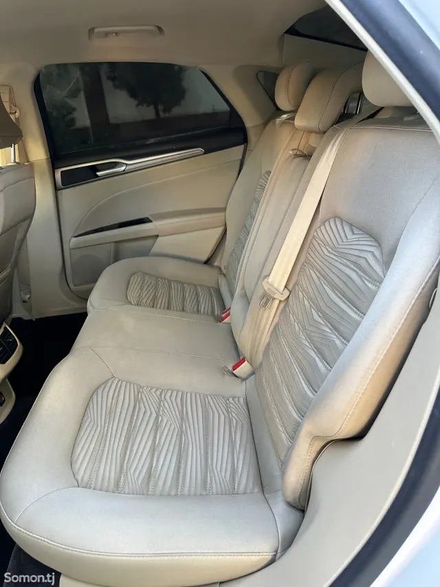 Ford Fusion 2016 · 1.5 AT