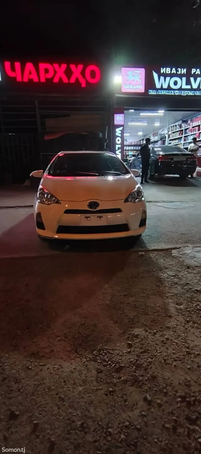 Toyota Aqua 2014 · 1.5 AT