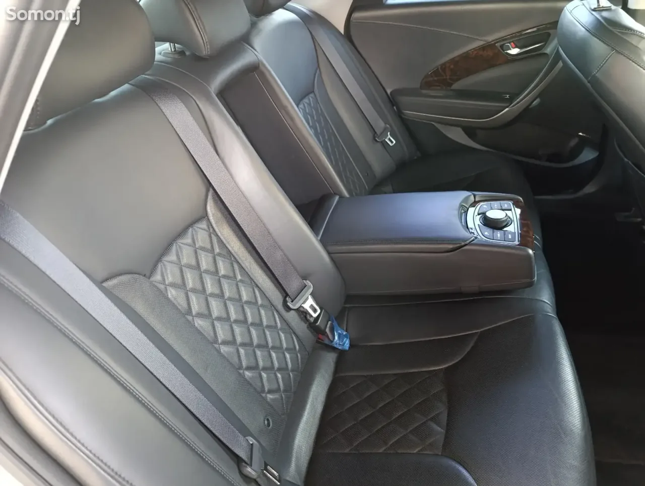 Hyundai Aslan 2014 · 3.0 AT