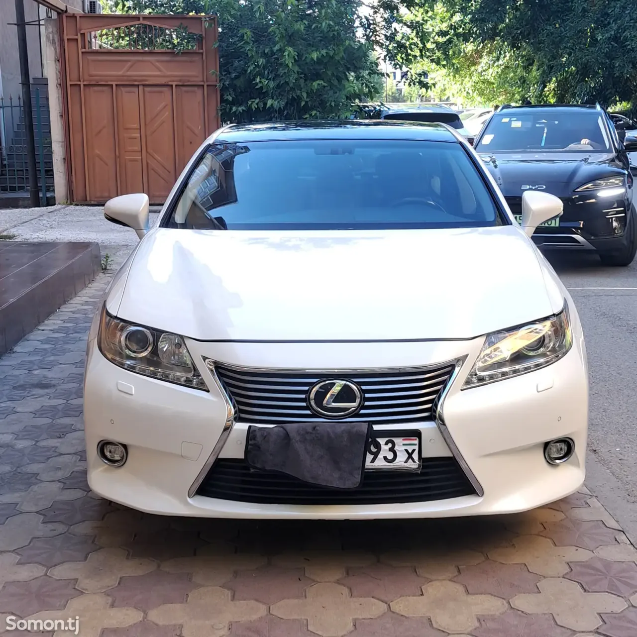 Lexus ES series 2015 · 2.5 AT