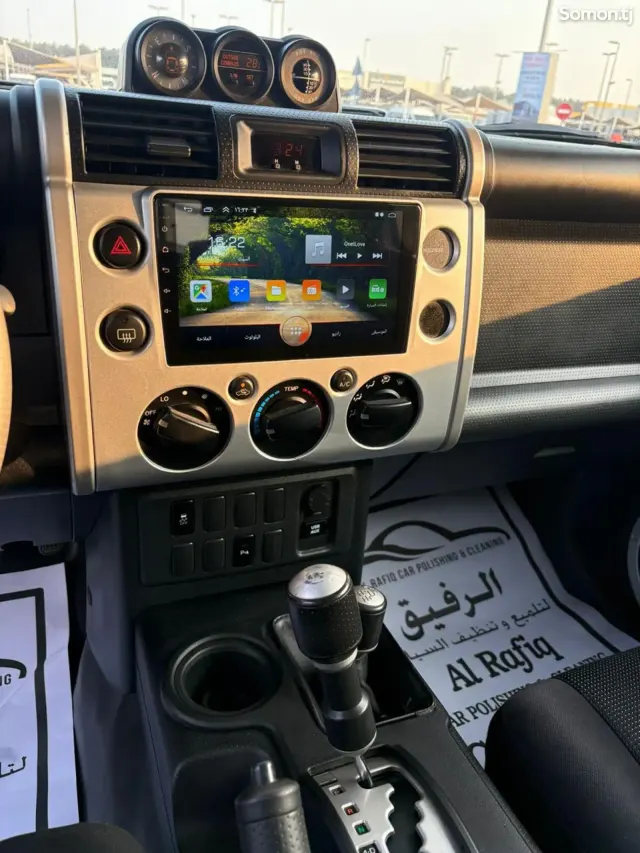 Toyota FJ Cruiser 2015 · 4.0 AT