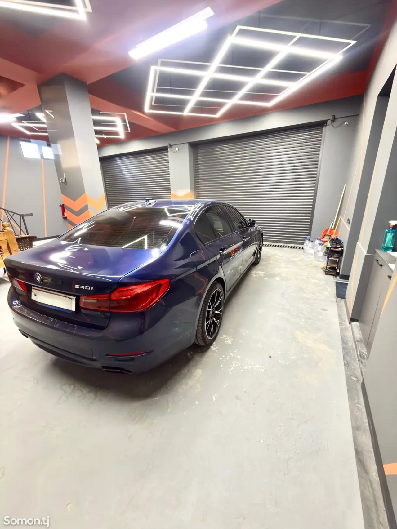 BMW 5 series 2018 · 4.0 AT