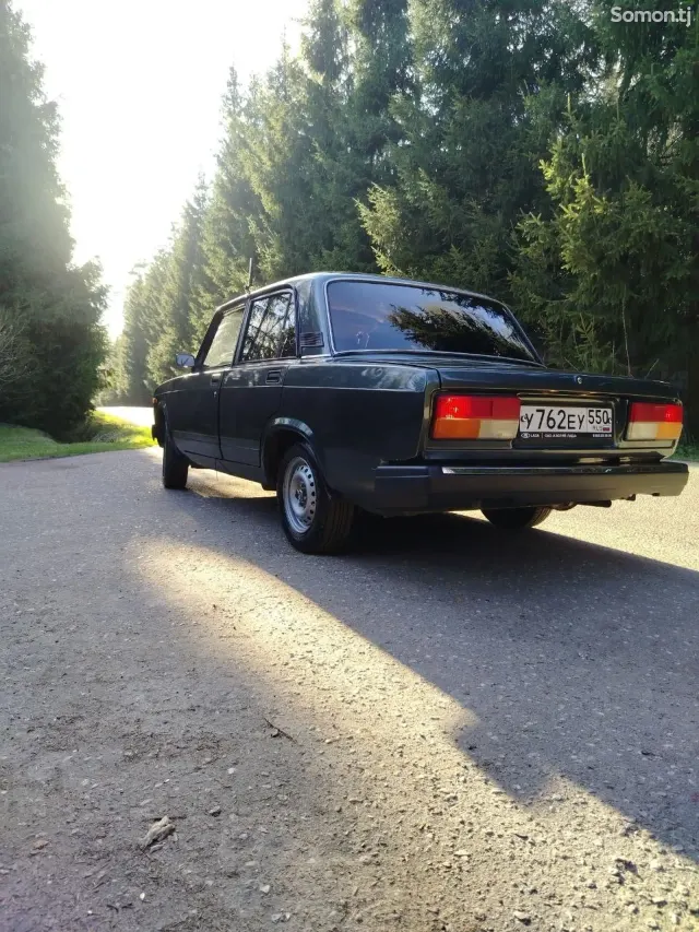 Lada (ВАЗ) 2107 2010 · 1.6 MT