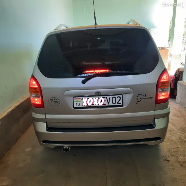Opel Zafira 1999 · 1.6 MT