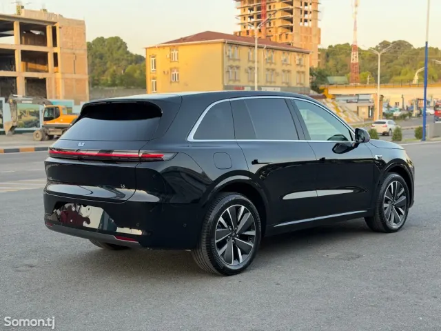 Li Auto (Lixiang) L6 2025 · 1.5 AT