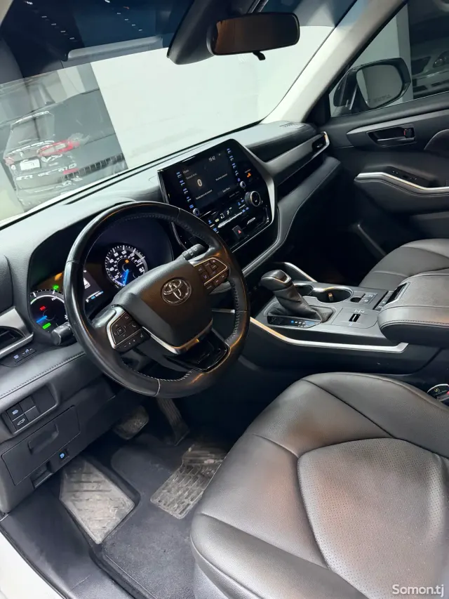 Toyota Highlander 2020 · 2.5 AT