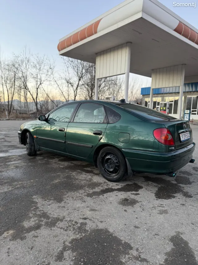 Toyota Avensis 1998 · 1.8 MT