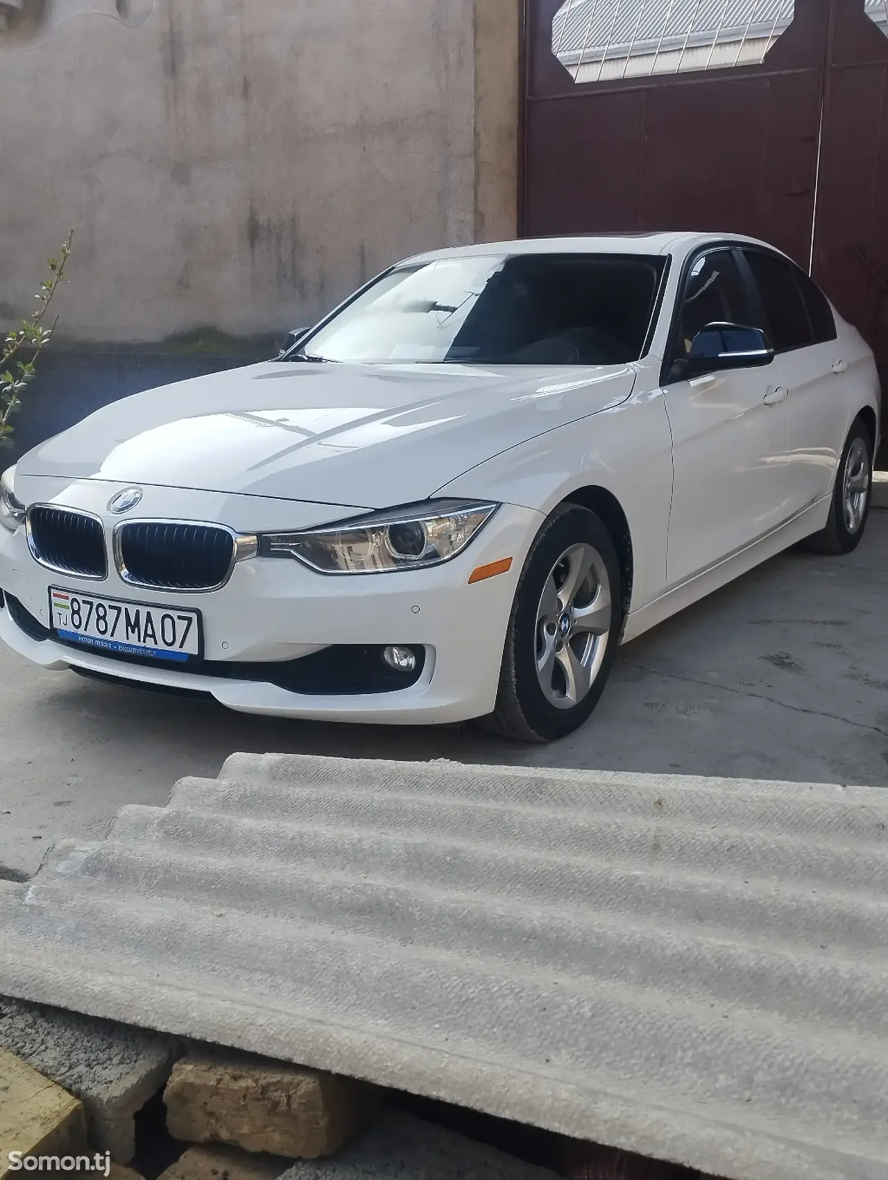 BMW 3 series 2016 · 2.0 AT