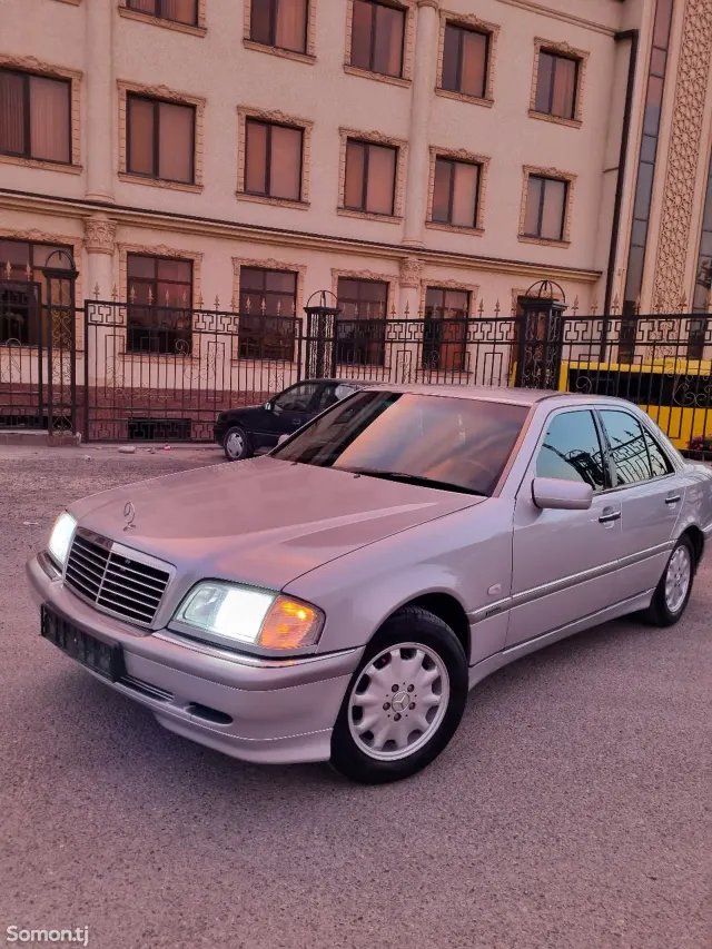 Mercedes-Benz C class 1998 · 2.0 AT