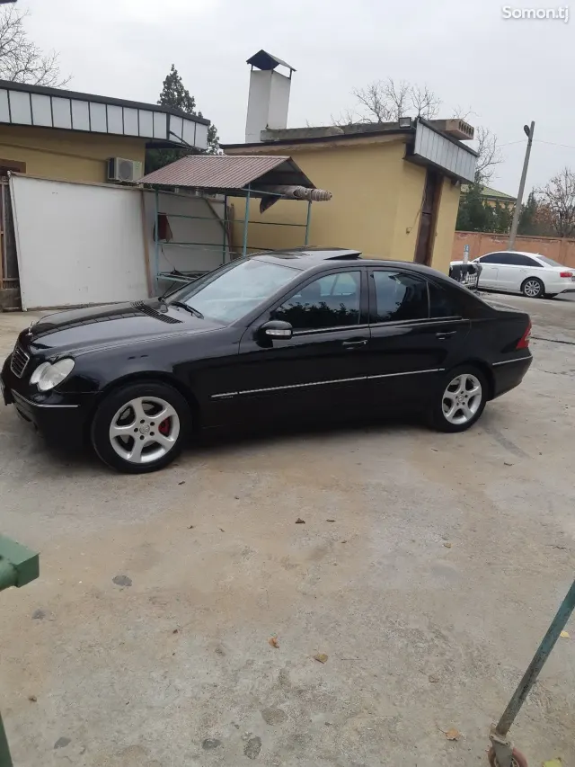 Mercedes-Benz C class 2001 · 2.4 MT