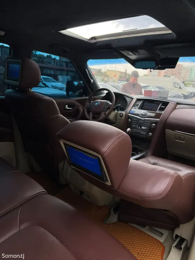Nissan Patrol 2012 · 5.6 AT