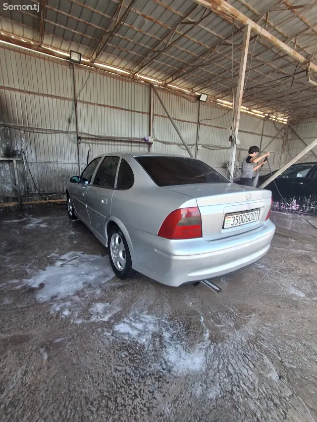 Opel Vectra B 2002 · 1.6 MT