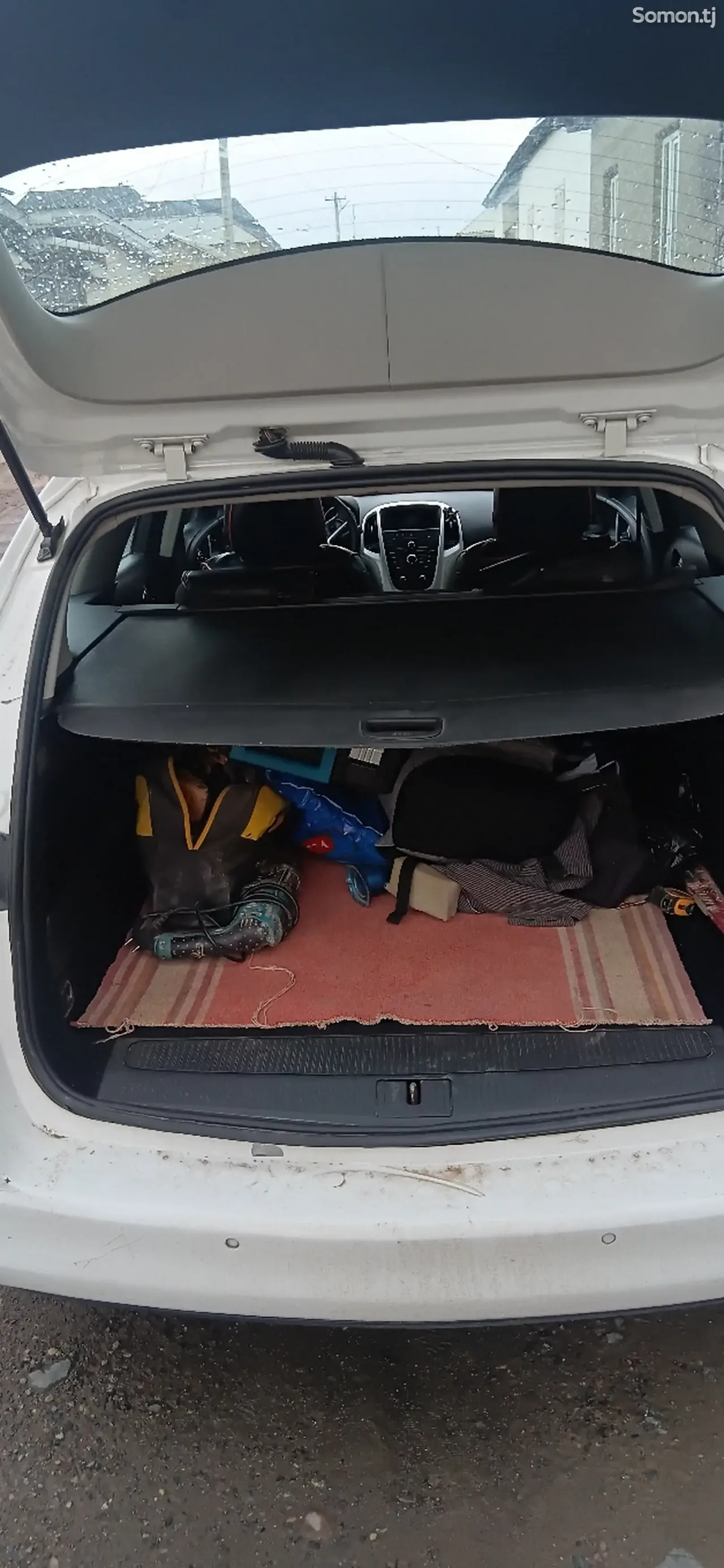 Opel Astra J 2012 · 1.3 MT