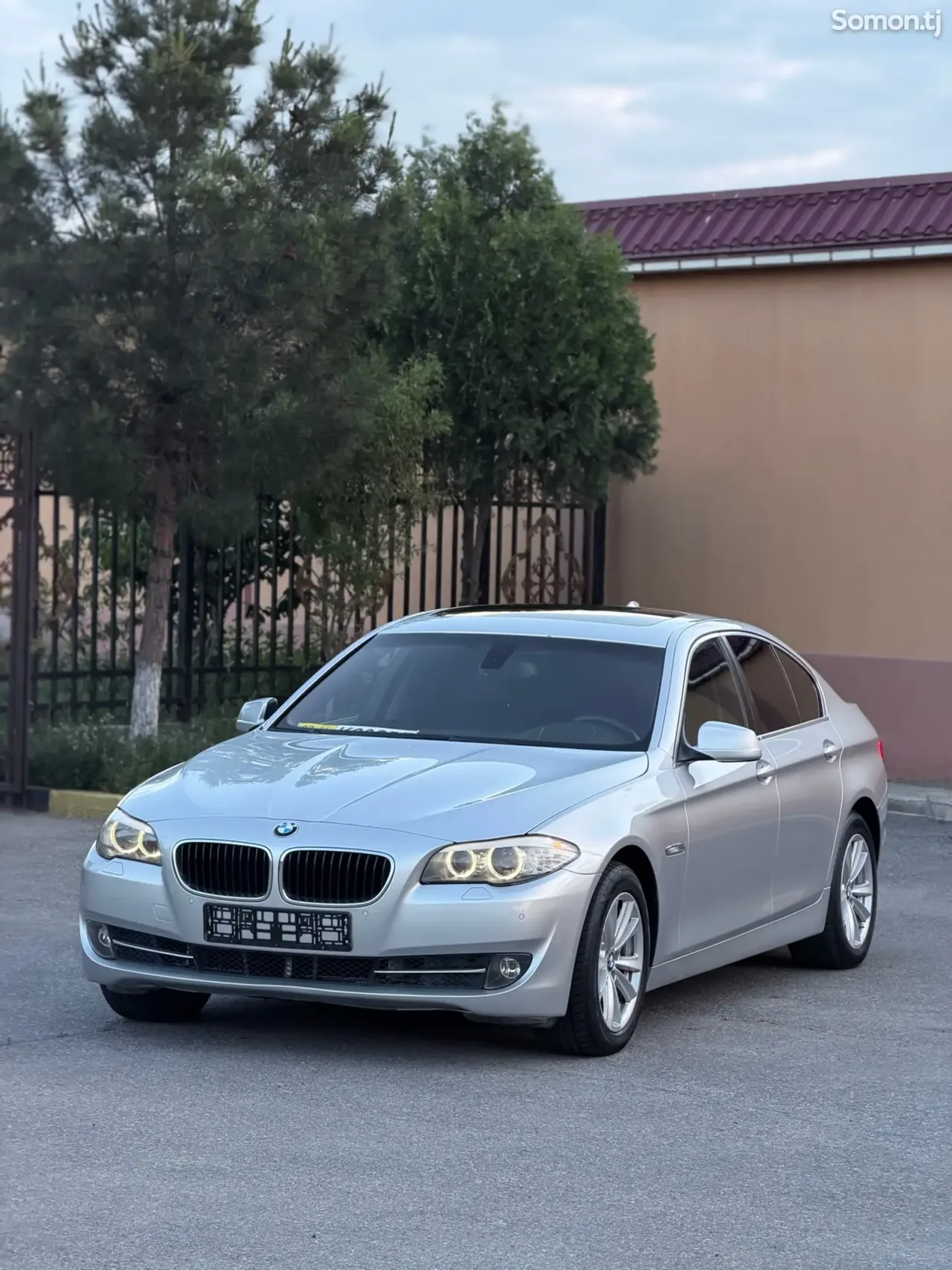 BMW 5 series 2012 · 2.0 AT