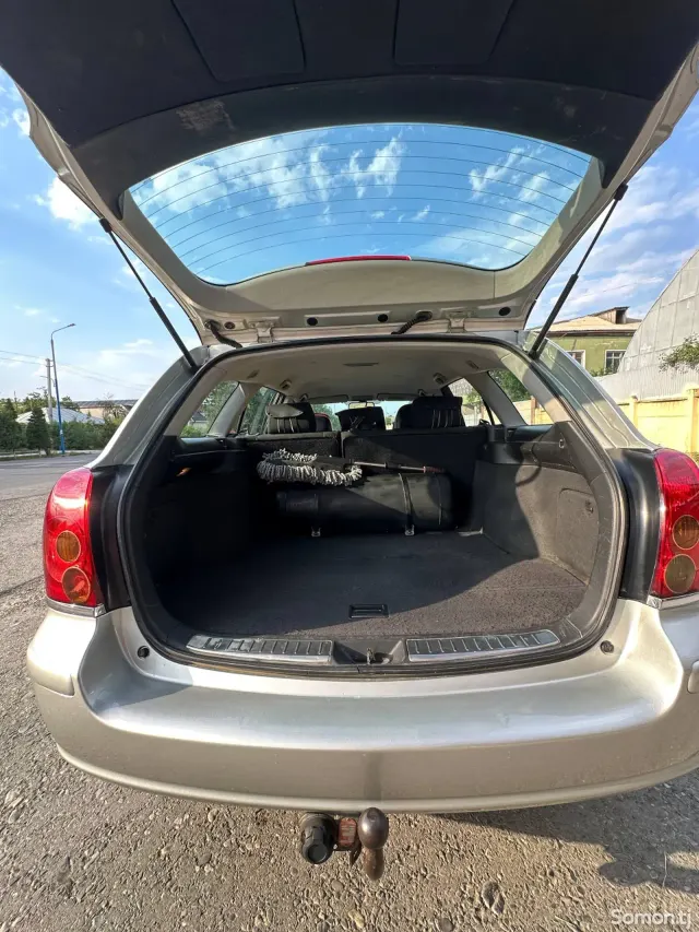 Toyota Avensis 2006 · 1.8 MT