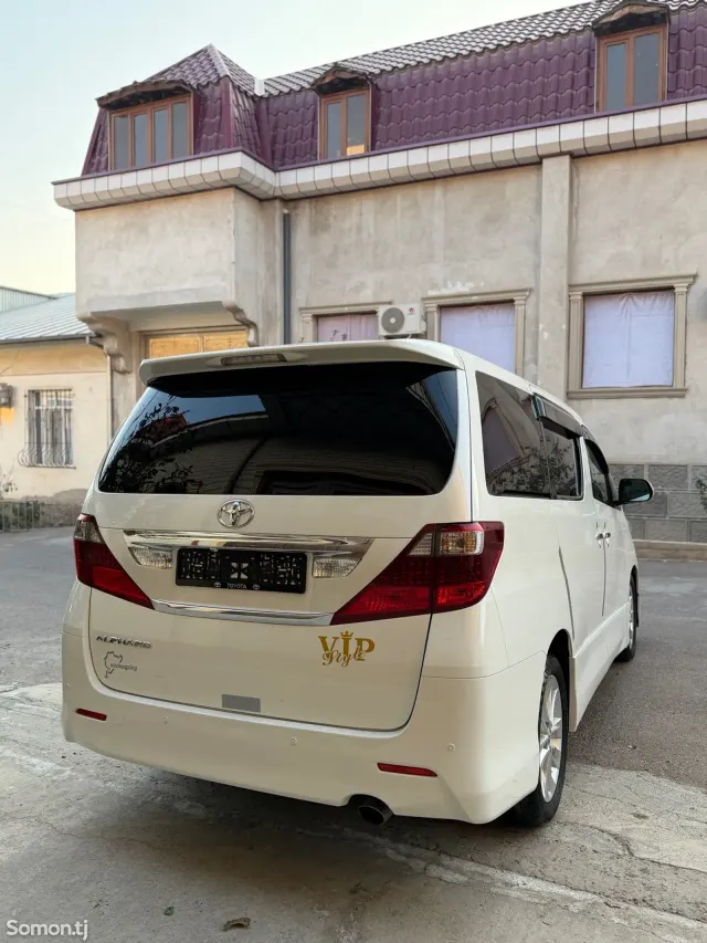 Toyota Alphard 2014 · 2.4 AT