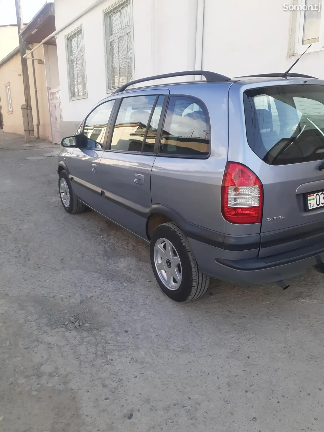 Opel Zafira 2003 · 1.8 MT