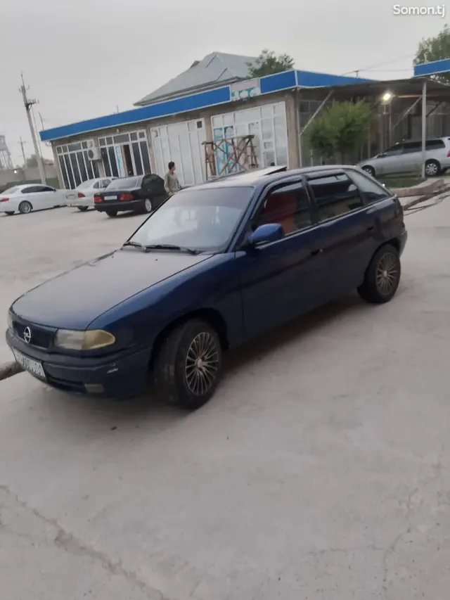 Opel Astra F 1996 · 1.6 MT