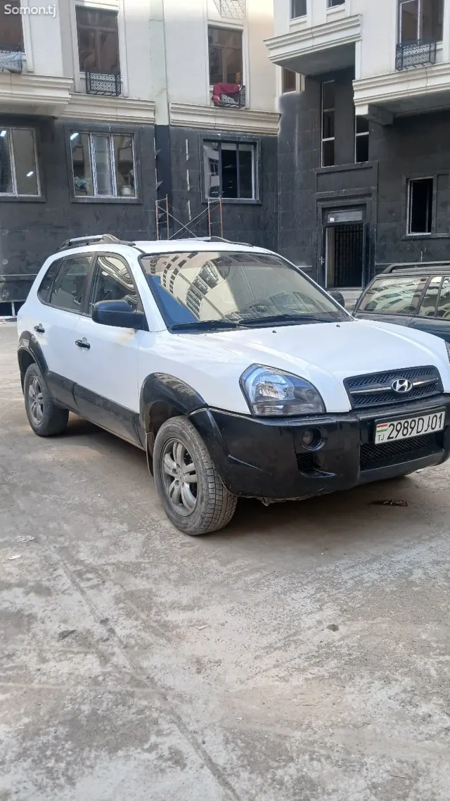 Hyundai Tucson 2007 · 2.0 MT