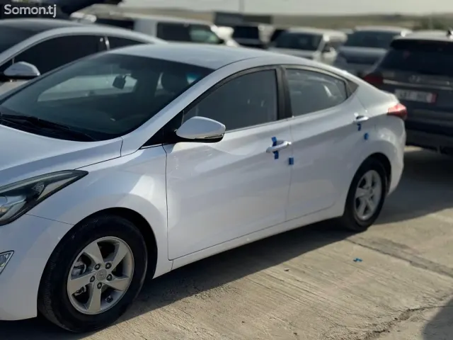 Hyundai Avante 2015 · 1.6 AT