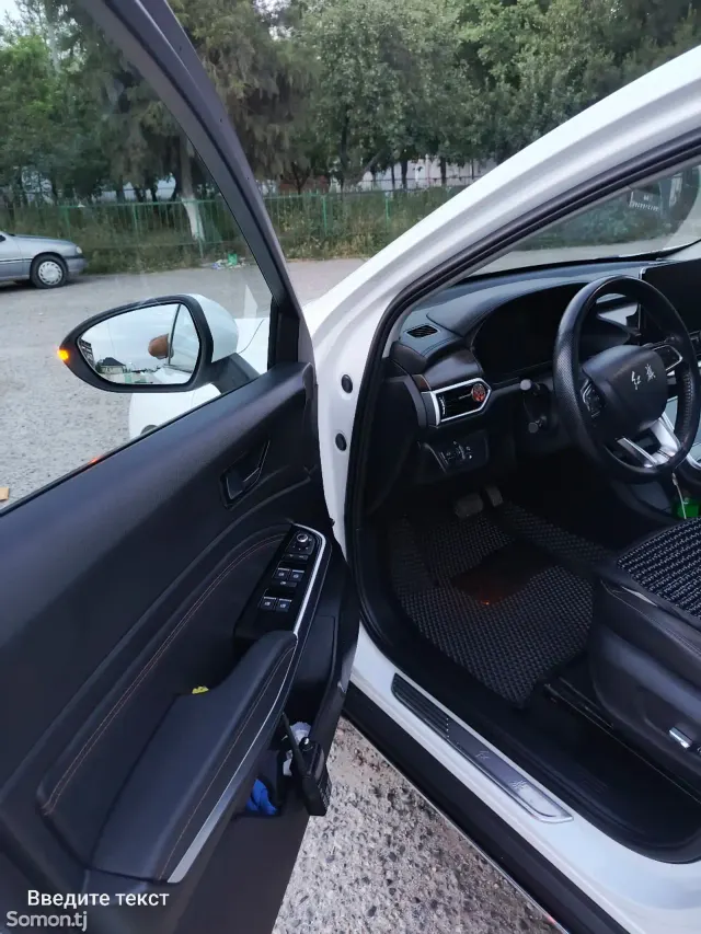 Hongqi E-HS3 2019 · 3.2 AT