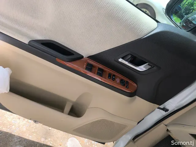 Toyota Vellfire 2008 · 2.4 AT