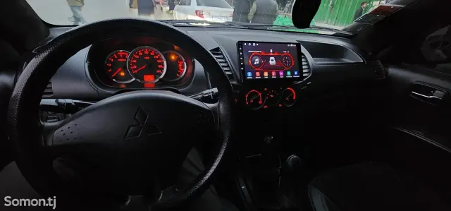 Mitsubishi L200 2012 · 2.4 MT