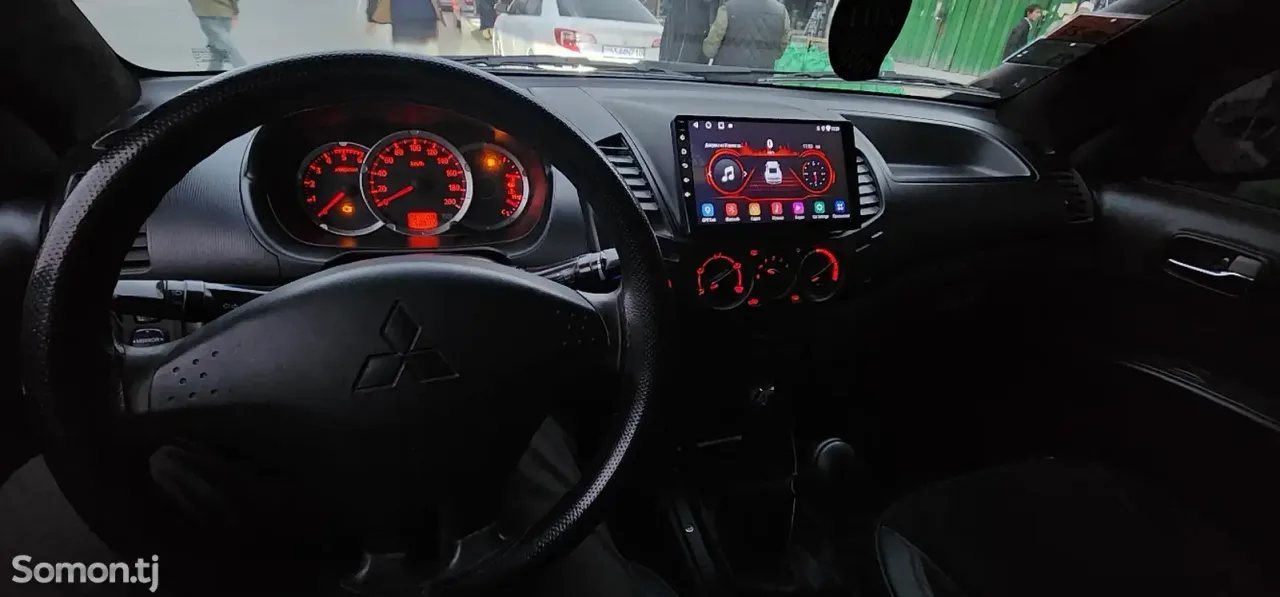 Mitsubishi L200 2012 · 2.4 MT