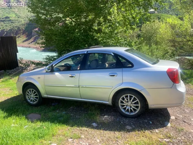 Daewoo Lacetti 2004 · 1.6 MT