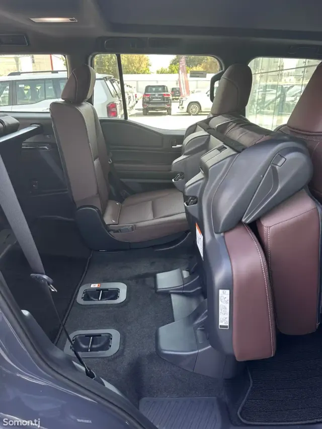 Toyota Land Cruiser Prado 2025 · 2.4 AT