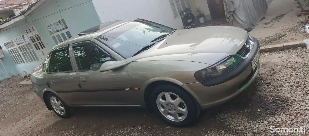 Opel Vectra B 1996 · 1.6 MT