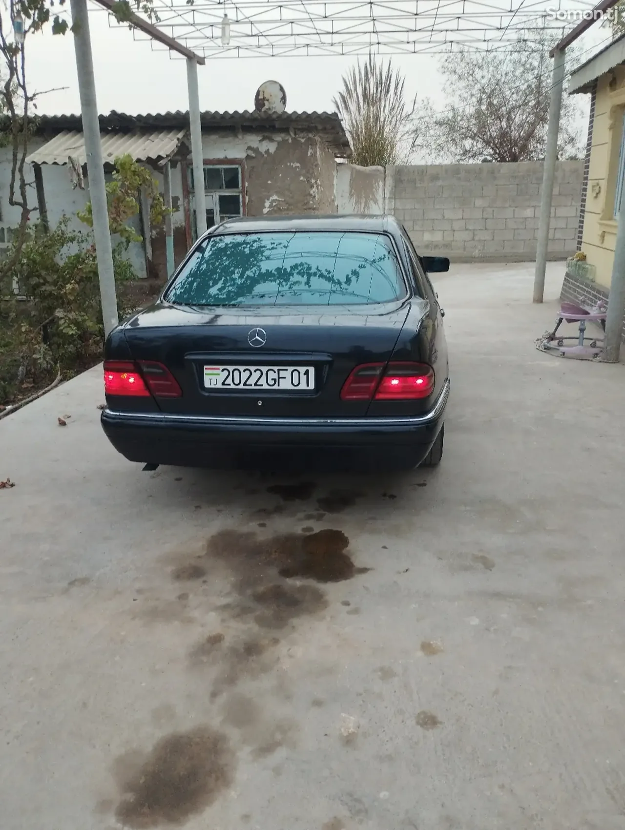 Mercedes-Benz CE class 1996 · 2.3 MT