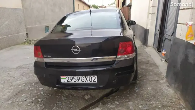Opel Astra H 2010 · 1.6 MT
